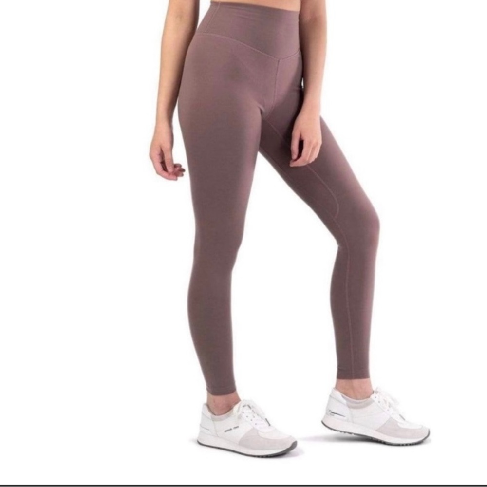 Balance Athletica new in bag size M - Picture 2 of 4